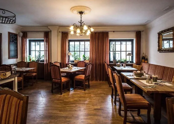 Hotel- Restaurant Kerzan's 2*