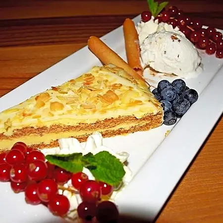 מלון Hotel- Restaurant Kerzan's 2*