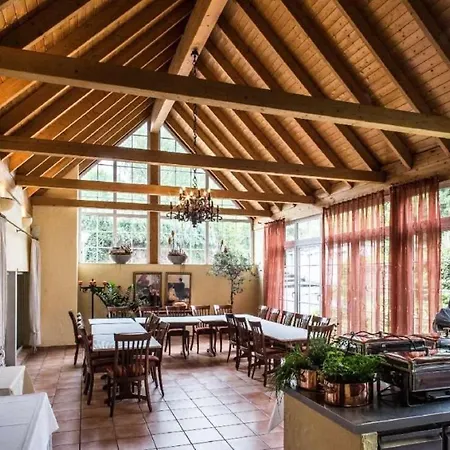Ξενοδοχείο Hotel- Restaurant Kerzan's 2*