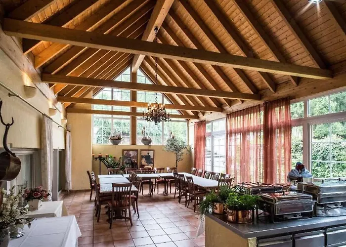 Ξενοδοχείο Hotel- Restaurant Kerzan's 2*