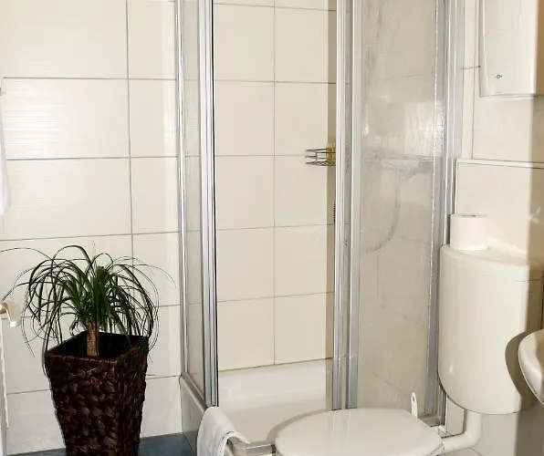 Hotel- Restaurant Kerzan's Ξενοδοχείο 2*