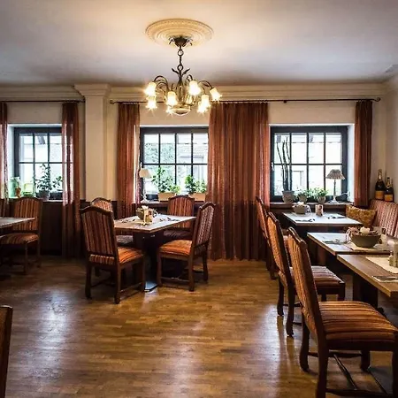 Hotel- Restaurant Kerzan´s 2*